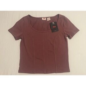 00592 - Levi's Junior Slim Fit Cropped T Shirt Short Sleeve Square Dusty Rose XS